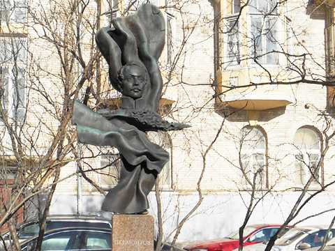 Скульптура и город. Памятник М.Ю.Лермонтову на Молчановке