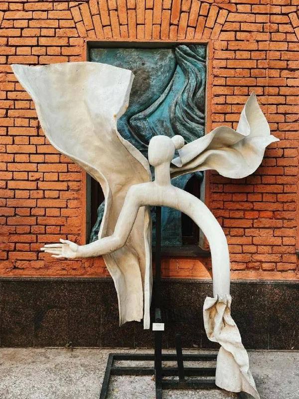 Театр скульптур