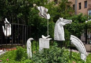 Дом Бурганова: Магия скульптуры и времени