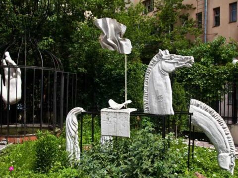 Дом Бурганова: Магия скульптуры и времени